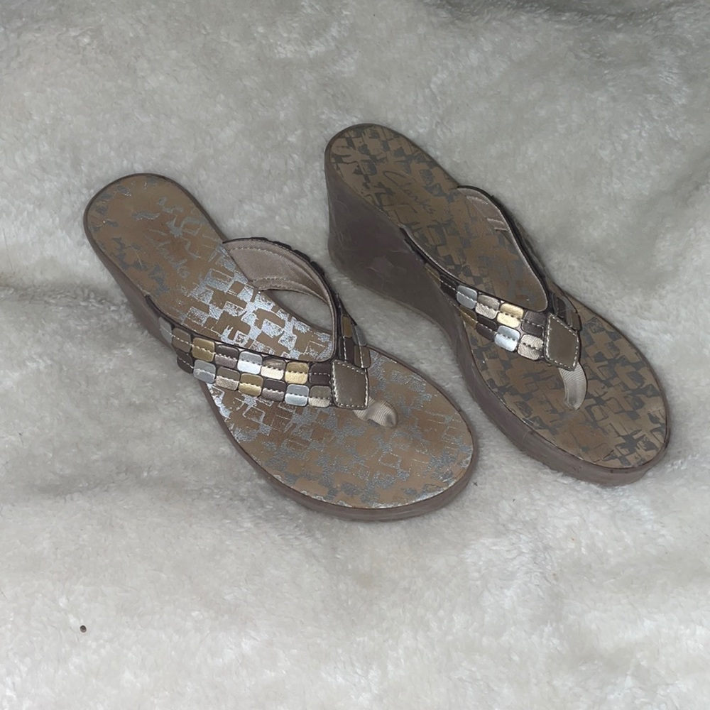 Clarks sandals/flip-flops wedges gray